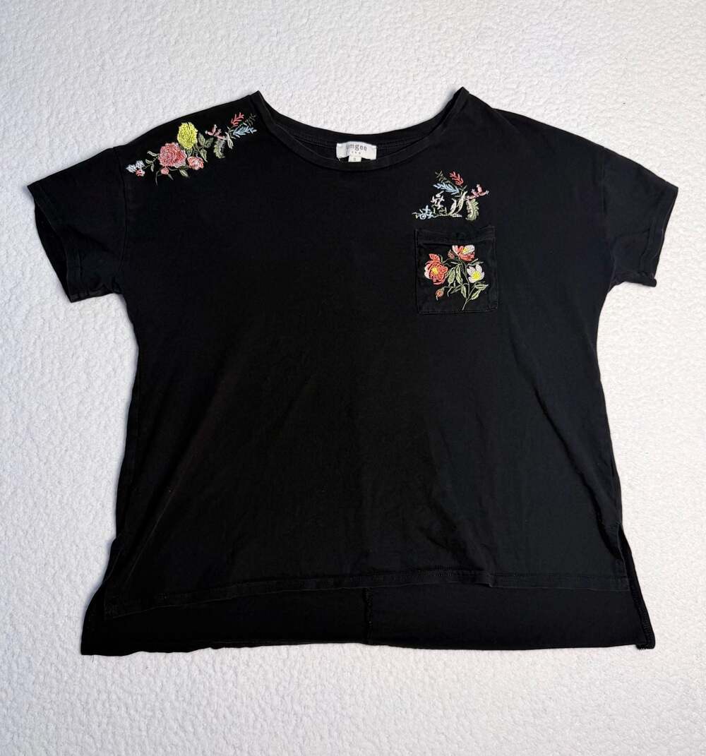 Umgee Floral Embroidered Pocket T-Shirt Black Size S